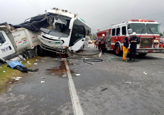 Grave accidente en la vía Bogotá – Medellí deja dos muertos y 40 heridos image for Grave accidente en la vía Bogotá – Medellí deja dos muertos y 40 heridos