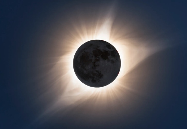 image for Aeronaves de la NASA revelan detalles inéditos del eclipse solar