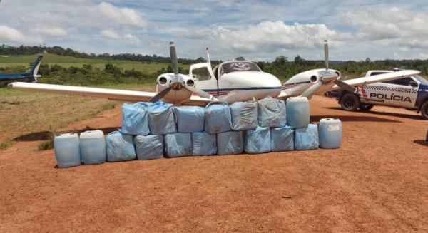 FAB intercepta aeronave com 400 kg de drogas no Mato Grosso image for FAB intercepta aeronave com 400 kg de drogas no Mato Grosso