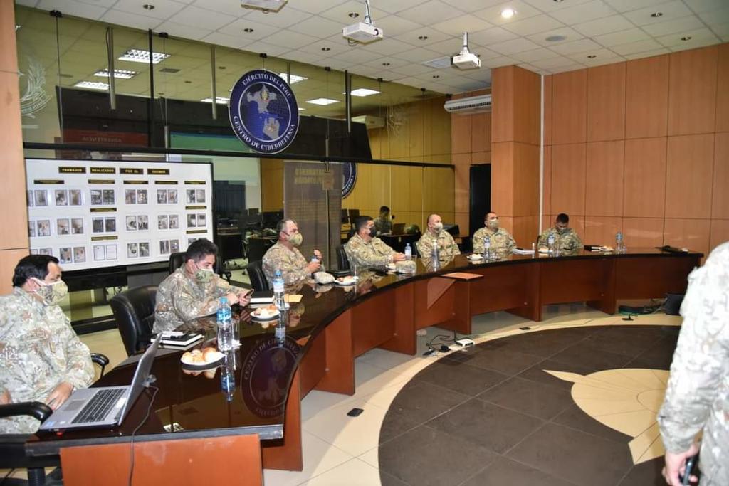 General de Ejército visitó el Centro de Ciberdefensa image for General de Ejército visitó el Centro de Ciberdefensa