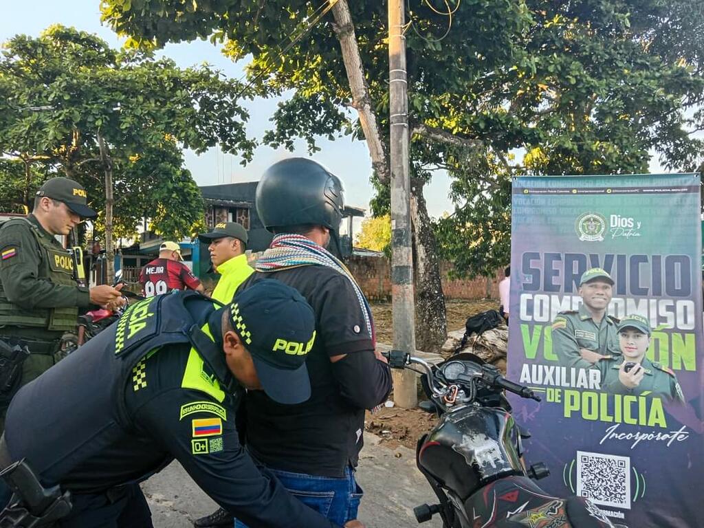 image for Policía en Letícia da a conocer oferta institucional