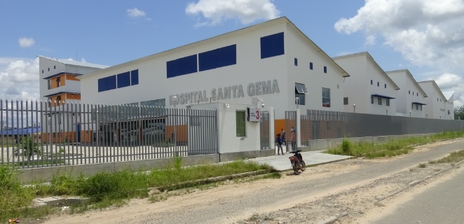 Frente de hospital santa gema de yurimaguas