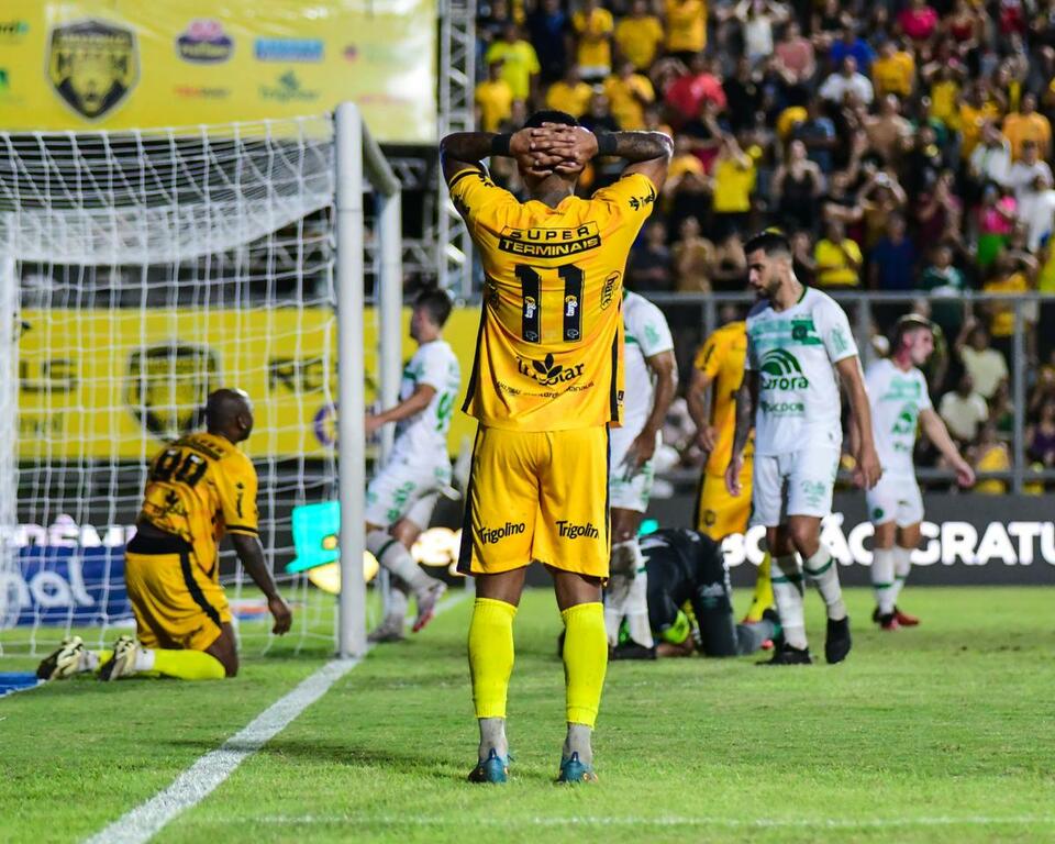 Amazonas perde para Chapecoense por 1 a 0 em abertura image for Amazonas perde para Chapecoense por 1 a 0 em abertura