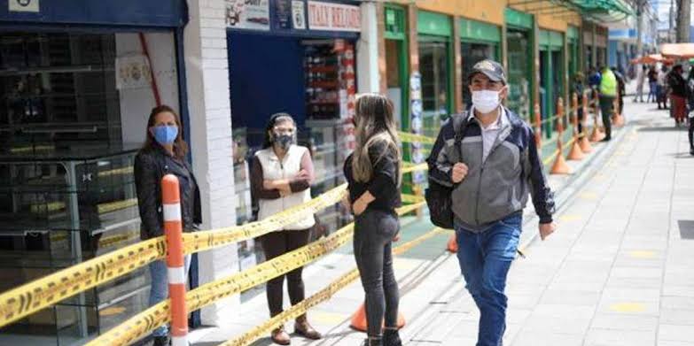 image for Comerciantes en Bogotá no acatarán orden de cierre