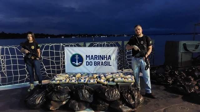 image for Polícia Federal incinera mais de uma tonelada de maconha