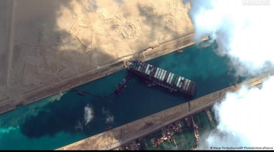 Intento de reflotar megabuque encallado en canal de Suez fracasa image for Intento de reflotar megabuque encallado en canal de Suez fracasa