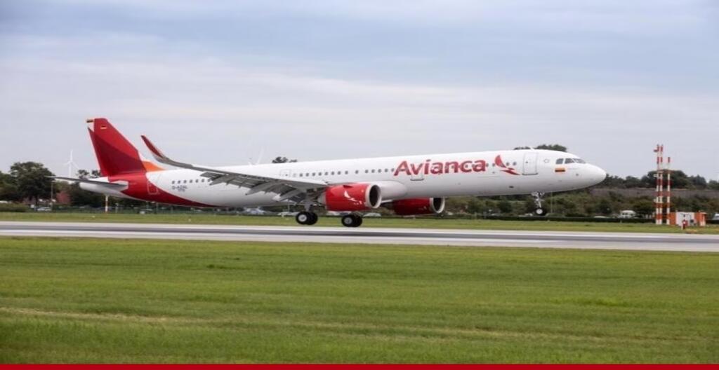 image for Pasajero intentó abrir la puerta de un avión en pleno vuelo