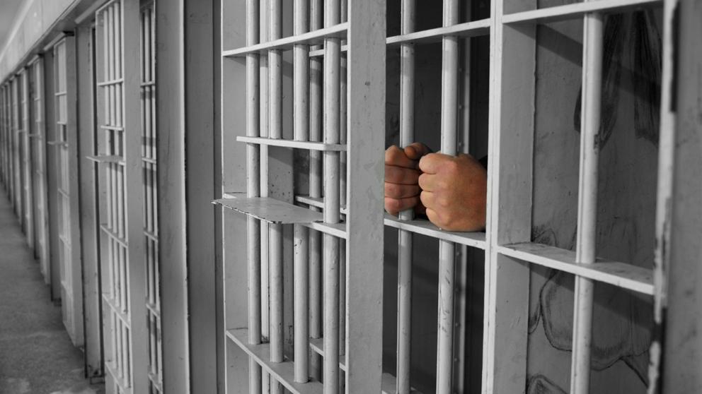 image for Hombre acusado de violar y embarazar a su propia hija