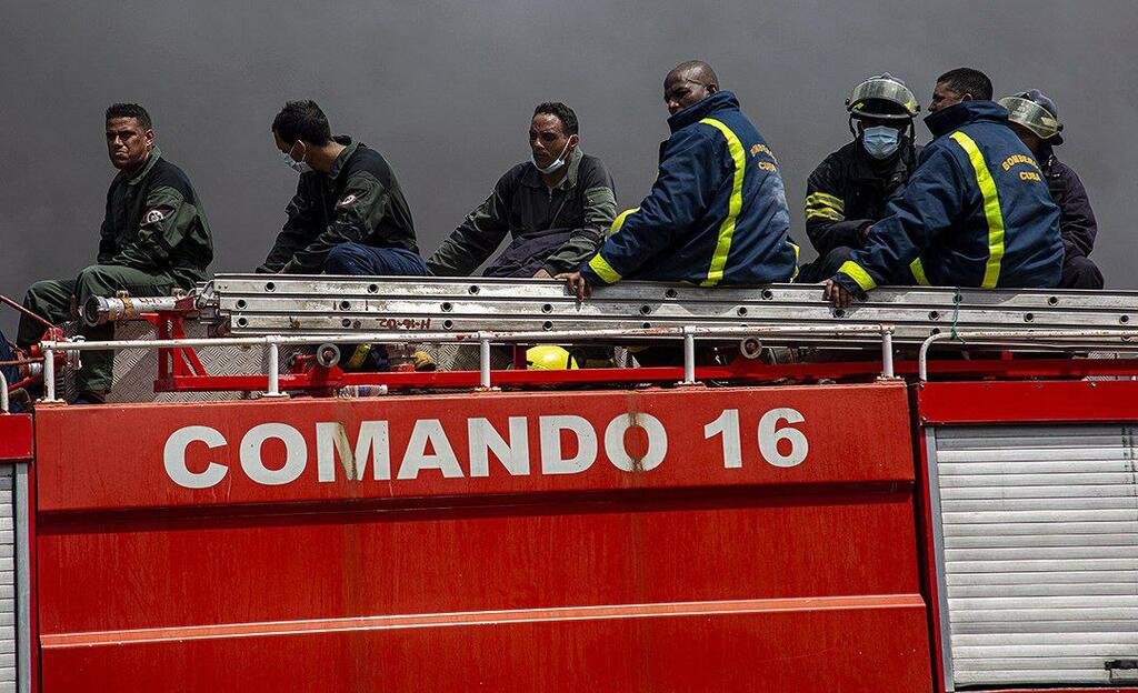 image for Avanza enfrentamiento al incendio en Cuba