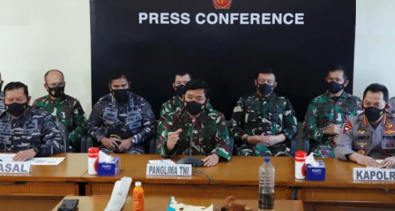 Indonesia da por muertos a los 53 tripulantes de submarino desaparecido image for Indonesia da por muertos a los 53 tripulantes de submarino desaparecido
