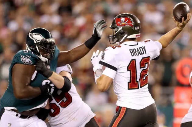 image for Eagles agree to re-sign Fletcher Cox to one-year
