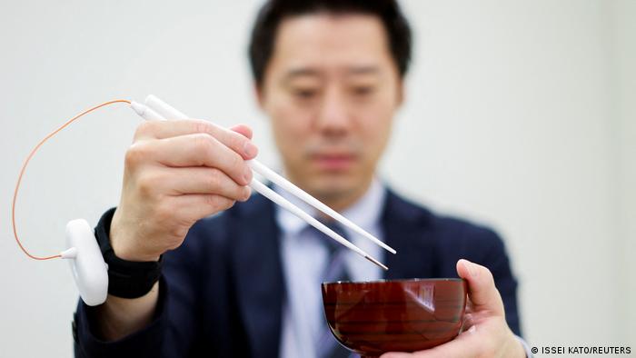 Investigadores japoneses inventan palillos eléctricos image for Investigadores japoneses inventan palillos eléctricos