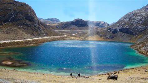 image for Yantac y su laguna de siete colores