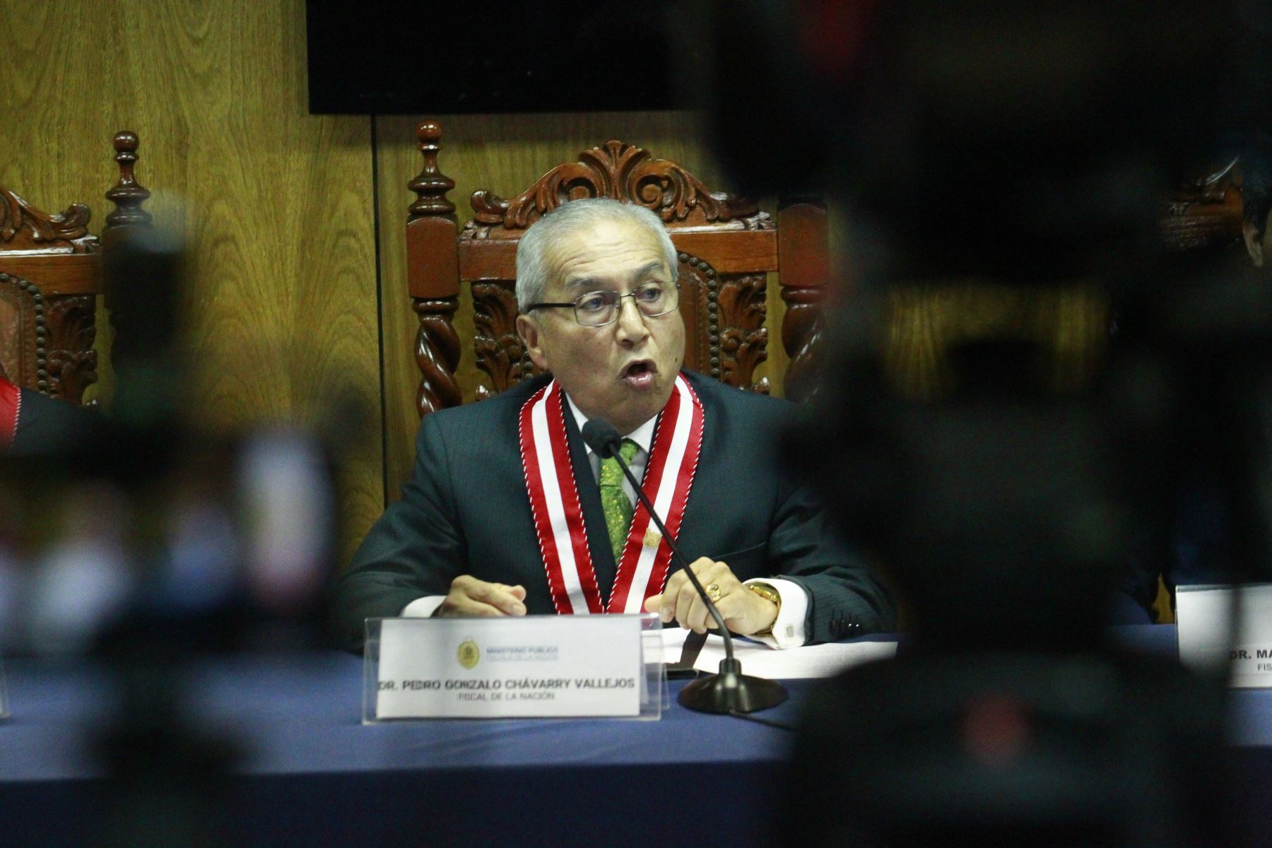 La decision fue tomada por tres de los cinco miembros del Consejo de Etica Pedro Chavarry en una oficiana
