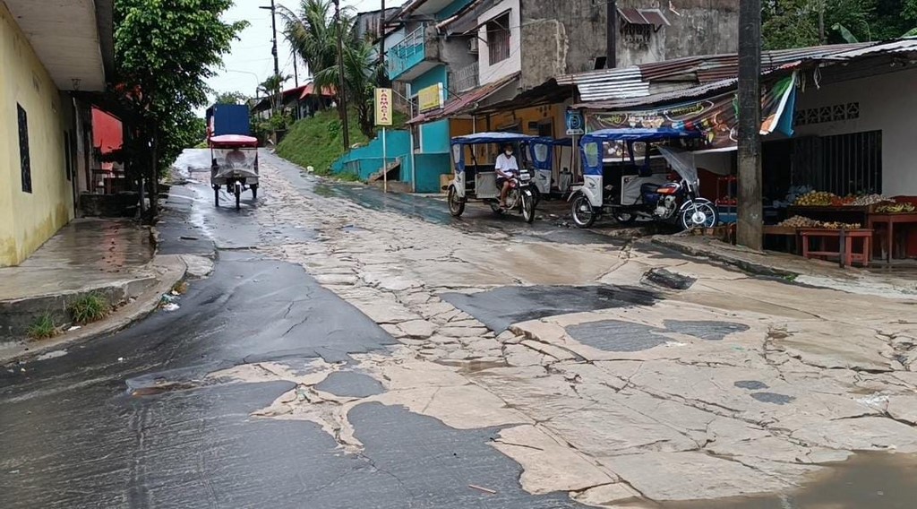 image for Deterioro de calle Independencia es un peligro para conductores