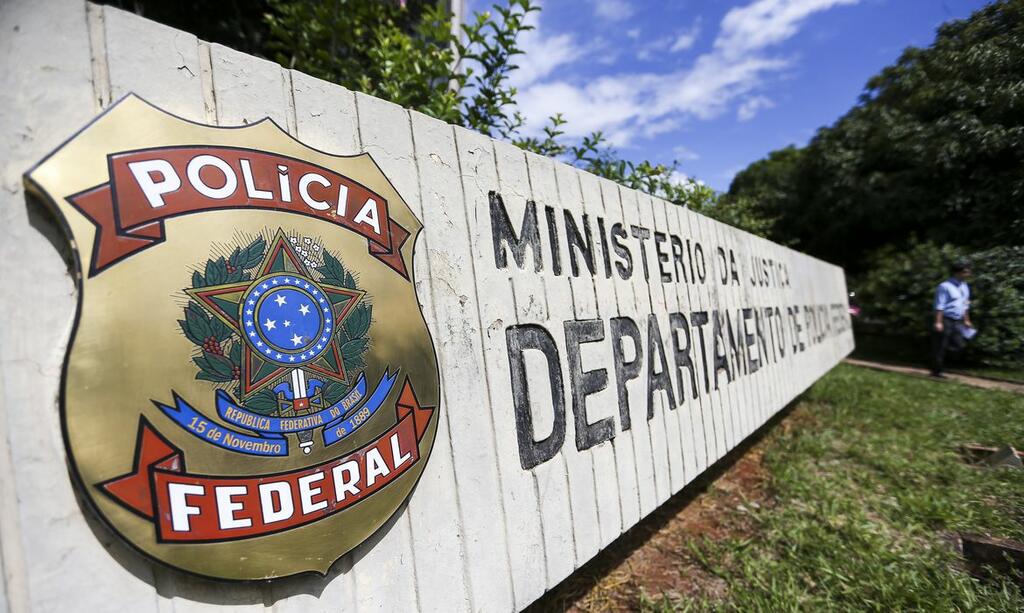 Polícia Federal prende ex-governador peruano image for Polícia Federal prende ex-governador peruano