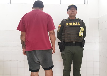 Dia de la tierra con carrera 4 Personas haciendo ejercicio