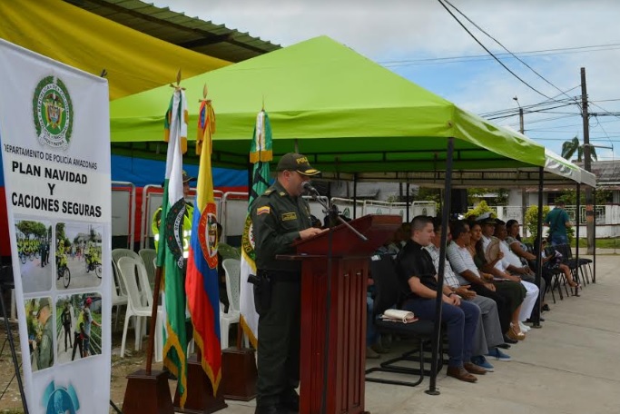 Policíia Amazonas recomendo tener precauciones para disfrutar las vacaciones de fin de año Personas en un acto protocolario