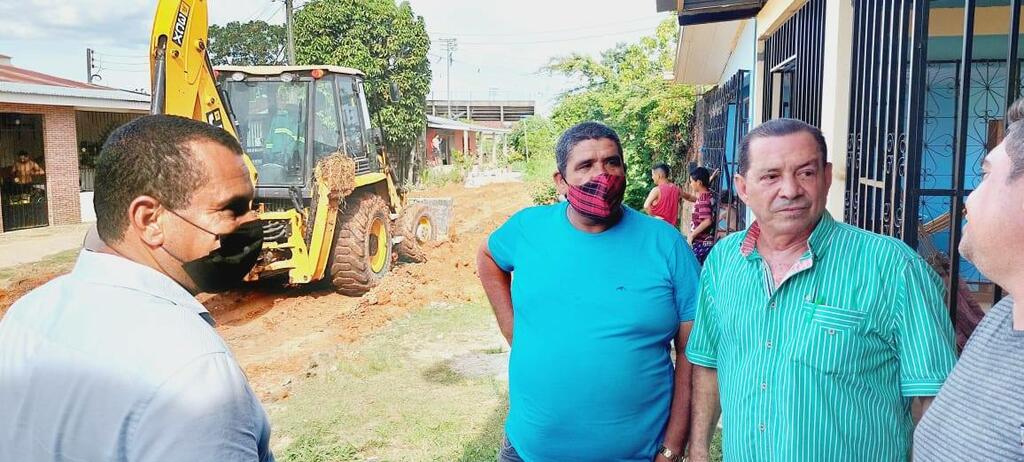 Prefeito vistoriando algumas obras que estão sendo executadas image for Prefeito vistoriando algumas obras que estão sendo executadas
