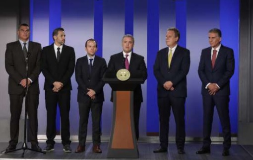 Duque respaldo la iniciativa en Casa de Nariño Presidente en medio de funcionarios de gobierno en discurso