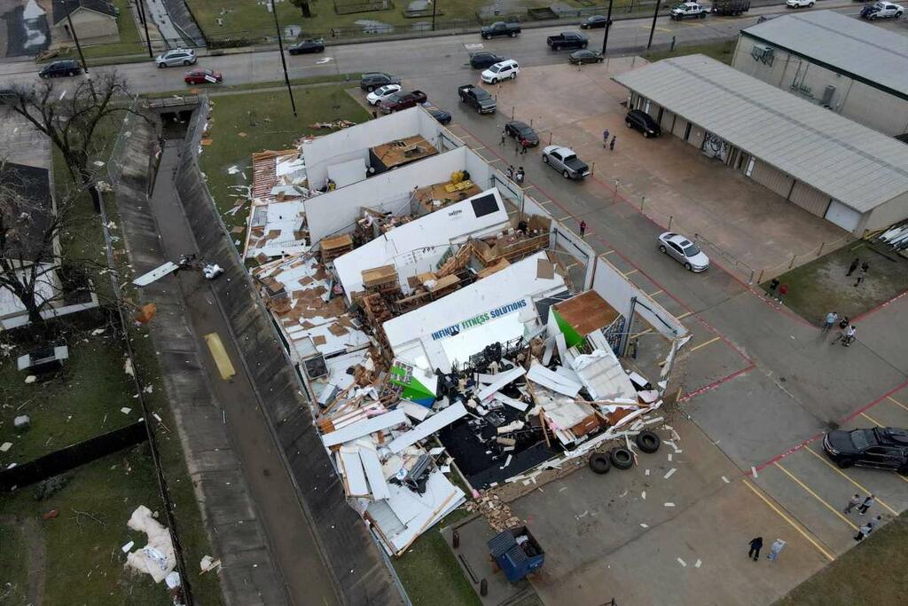 image for Tornadoes sweep through Houston area
