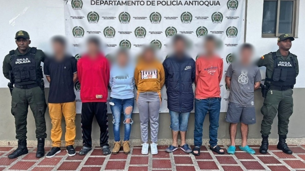 Redada de la policía de Antioquia contra el secuestro y la extorsión dejó 53 capturados image for Redada de la policía de Antioquia contra el secuestro y la extorsión dejó 53 capturados