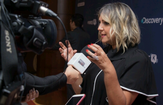 Presidente y fundadora del portal Kienyke siendo entrevistada