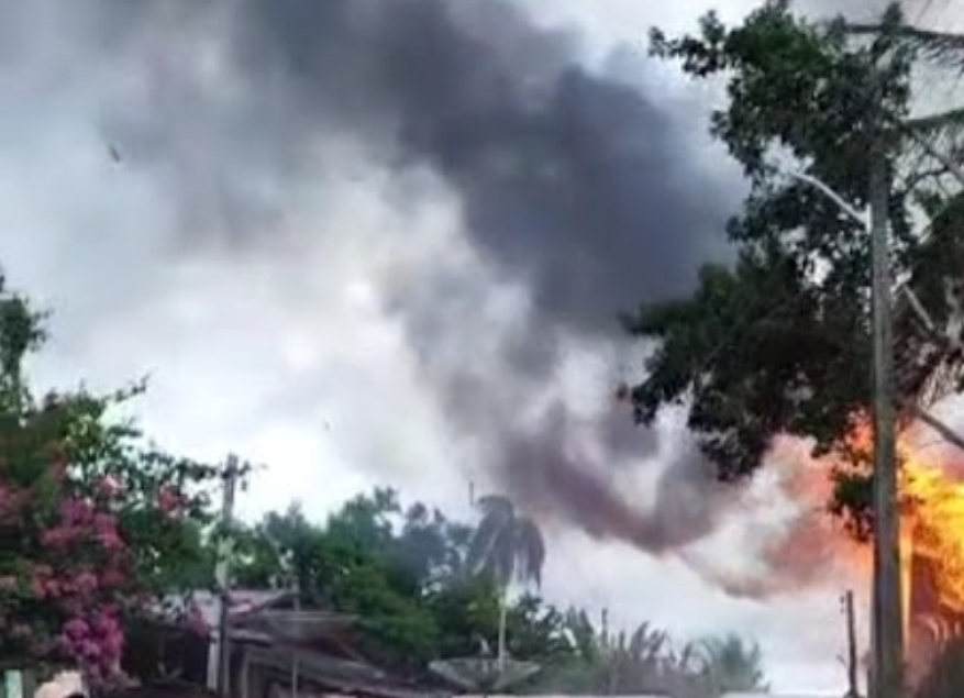 image for Casa é destruída por incêndio em Carauari