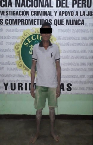 Persona con los ojos cubiertos 