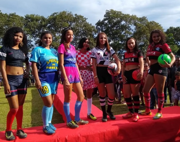 Mulheres com roupas esportivas