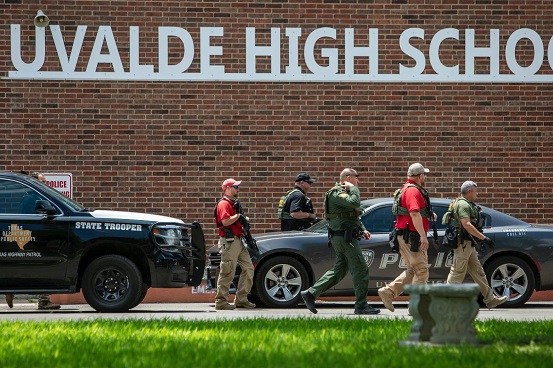 image for Asciende a 21 los muertos por tiroteo en Texas