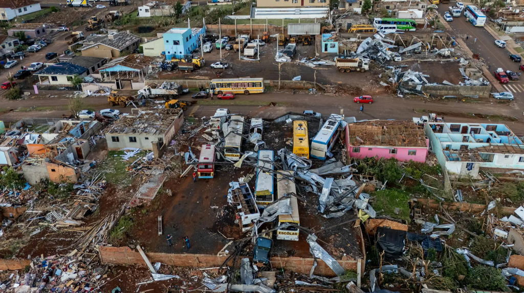 Paraná Calamidade 750 Feridos Mil Desabrigados Tornado image for Paraná Calamidade 750 Feridos Mil Desabrigados Tornado