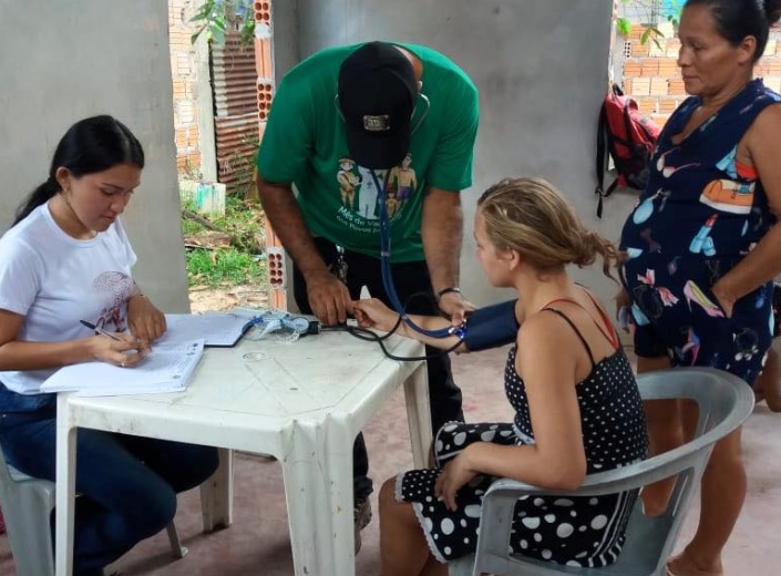 Atendimento medico a mulher