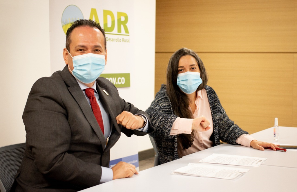 image for ADR y la Unidad para las Víctimas firmaron Memorando de Entendimiento