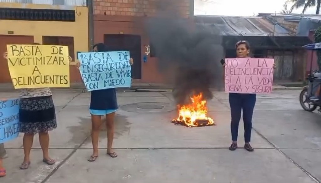 Vecinos protestan contra la presencia de barristas en su vecindario image for Vecinos protestan contra la presencia de barristas en su vecindario