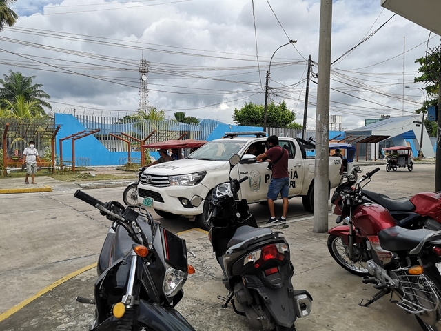 Delincuentes roban a mujer en plena luz del día image for Delincuentes roban a mujer en plena luz del día