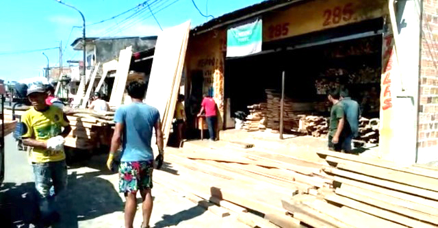 image for Disparan a propietario de depósito de madera
