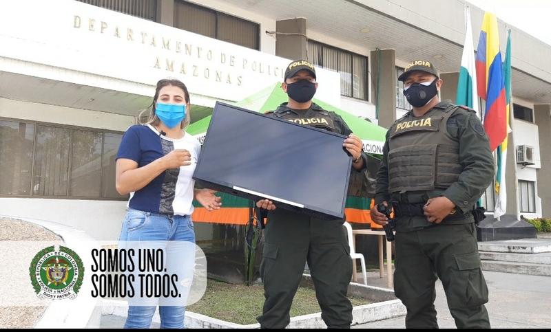 image for POLICÍA Y CIUDADANÍA, FORTALECEN LAZOS EN CONTRA DE LOS DELINCUENTES POLICÍA Y CIUDADANÍA, FORTALECEN LAZOS EN CONTRA DE LOS DELINCUENTES