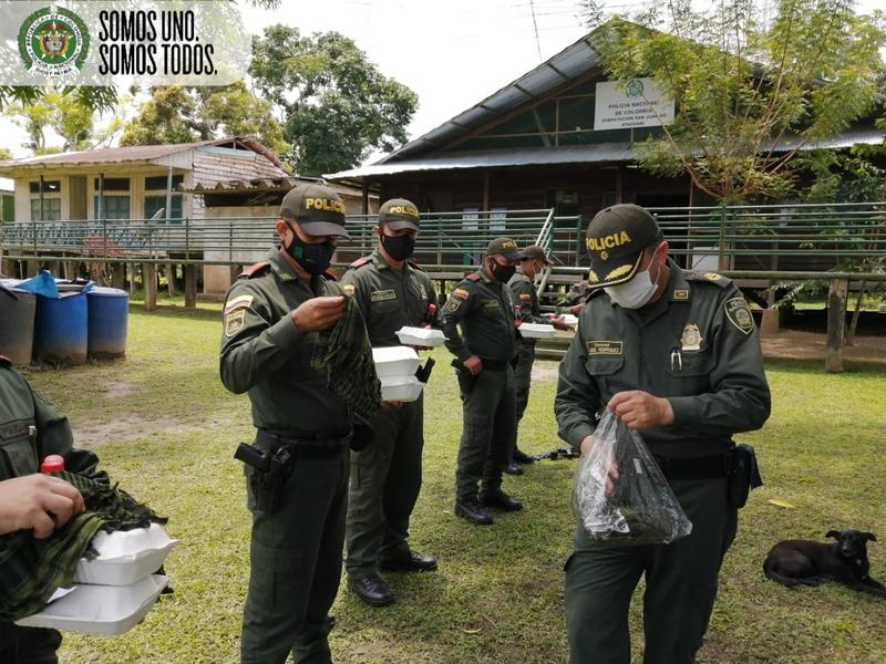 image for POLICIA QUE PIENSA EN SUS POLICÍAS POLICIA QUE PIENSA EN SUS POLICÍAS