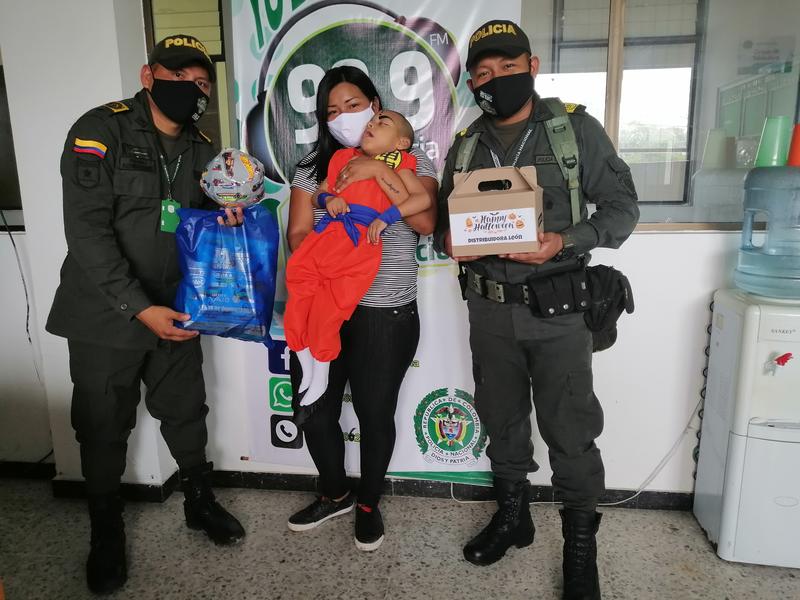 DiaDulceEnCasa MAS DE 250 HOMBRES Y MUJERES DE LA POLICIA EN AMAZONAS, GARANTIZARON LA SEGURIDAD Y CONVIVENCIA EN EL DIA DULCE
