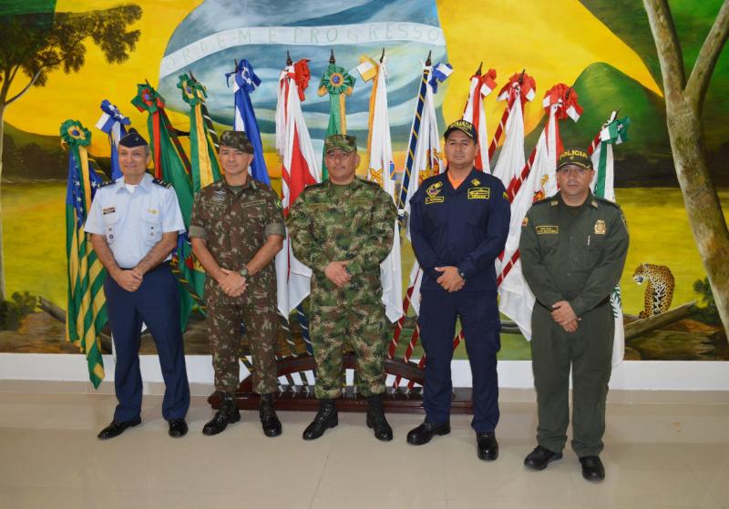 Fuerzas Militares y Policía Nacional Izan el Pabellón en la triple frontera