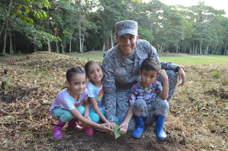 Con reforestación FAC celebra el Día Mundial del medio ambiente en el Amazonas