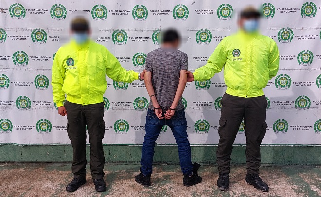 CAPTURADO EN LETICIA UN HOMBRE REQUERIDO POR LAS AUTORIDADES JUDICIALES POR HURTO CALIFICADO Y AGRAVADO CAPTURADO EN LETICIA UN HOMBRE REQUERIDO POR LAS AUTORIDADES JUDICIALES POR HURTO CALIFICADO Y AGRAVADO