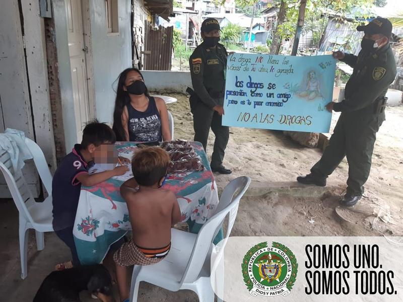 LA POLICÍA NACIONAL REALIZA ACTIVIDADES DE PREVENCIÓN Y EDUCACIÓN CIUDADANA LA POLICÍA NACIONAL REALIZA ACTIVIDADES DE PREVENCIÓN Y EDUCACIÓN CIUDADANA