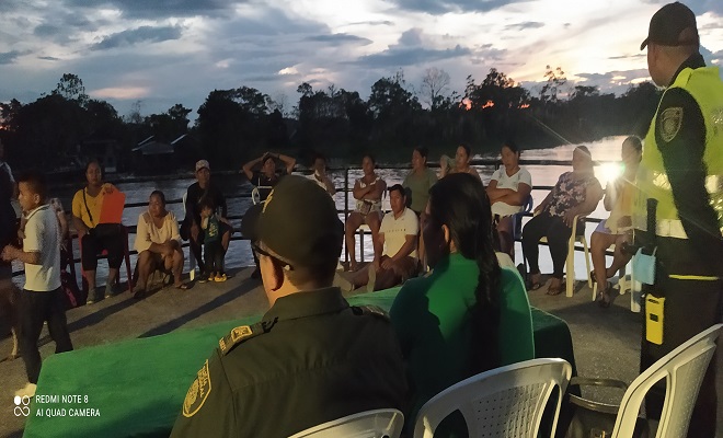 POLICÍA NACIONAL DESARROLLA ENCUENTRO COMUNITARIO EN EL BARRIO VICTORIA REGIA POLICÍA NACIONAL DESARROLLA ENCUENTRO COMUNITARIO EN EL BARRIO VICTORIA REGIA