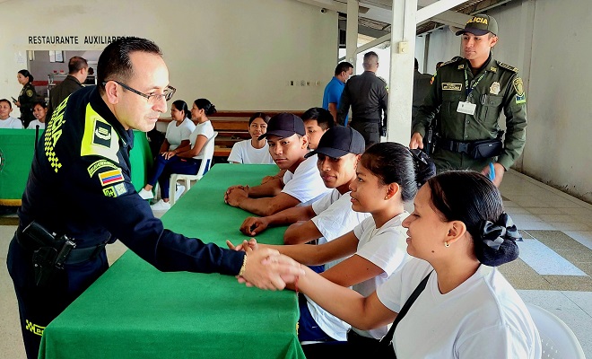 JÓVENES EN AMAZONAS SE FORMARAN PARA SERVIR A LA COMUNIDAD COMO AUXILIARES DE POLICÍA