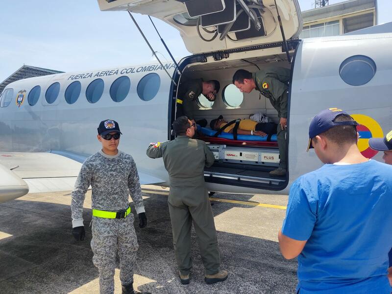 Con éxito, fue trasladado por su Fuerza Aeroespacial  hombre mayor que requería atención especializada 