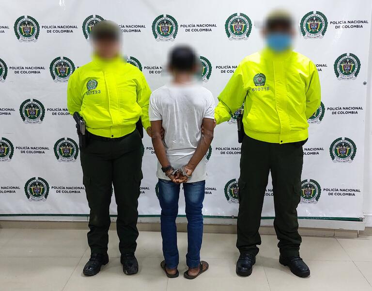 HOMBRE REQUERIDO POR CIRCULAR ROJA DE INTERPOL, FUE CAPTURADO EN PUERTO NARIÑO - AMAZONAS HOMBRE REQUERIDO POR CIRCULAR ROJA DE INTERPOL, FUE CAPTURADO EN PUERTO NARIÑO - AMAZONAS