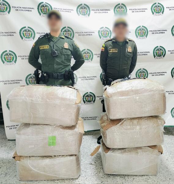 POLICÍA INCAUTA MÁS DE 300 KG DE SUSTANCIA PARA EL PROCESAMIENTO DE NARCÓTICOS POLICÍA INCAUTA MÁS DE 300 KG DE SUSTANCIA PARA EL PROCESAMIENTO DE NARCÓTICOS