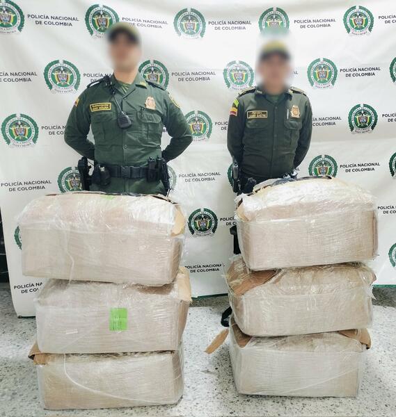 POLICÍA INCAUTA MÁS DE 300 KG DE SUSTANCIA PARA EL PROCESAMIENTO DE NARCÓTICOS